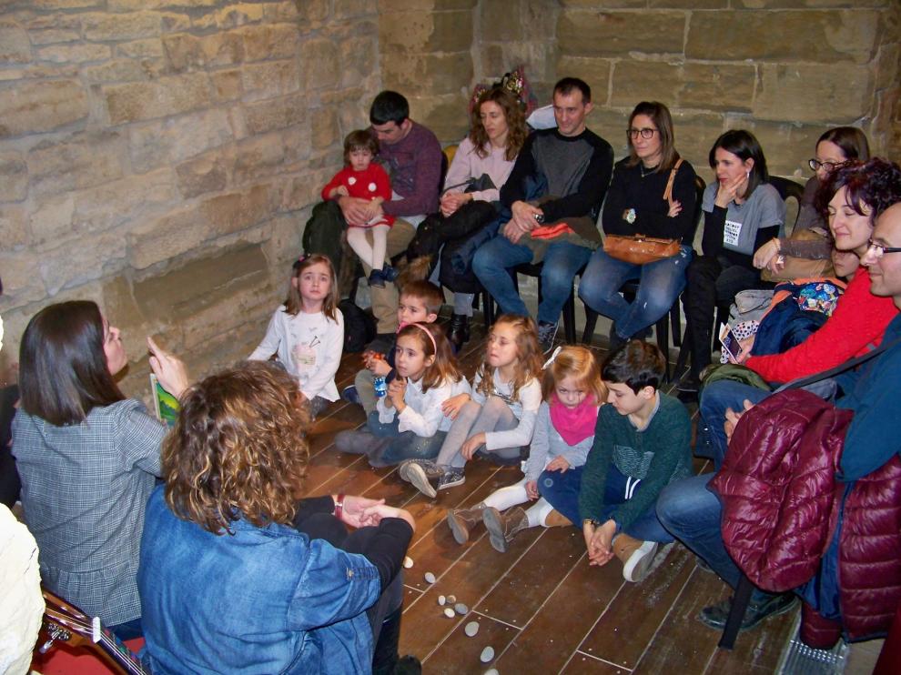 Los grupos de cuentacuentos de los colegios de Fraga y el Cajón de Sastre de Atades toman el Castell