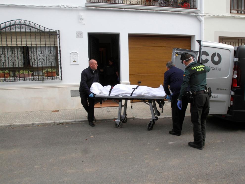 Investigan el hallazgo de los cadáveres de una madre y una hija en Córdoba