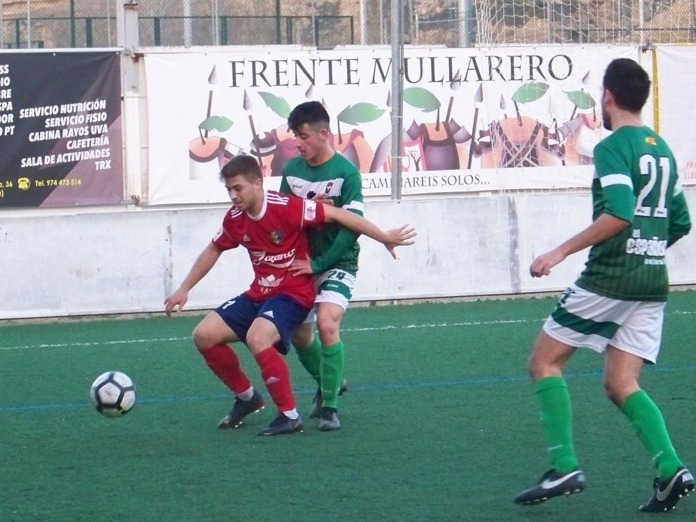 El Fraga golea y es más líder