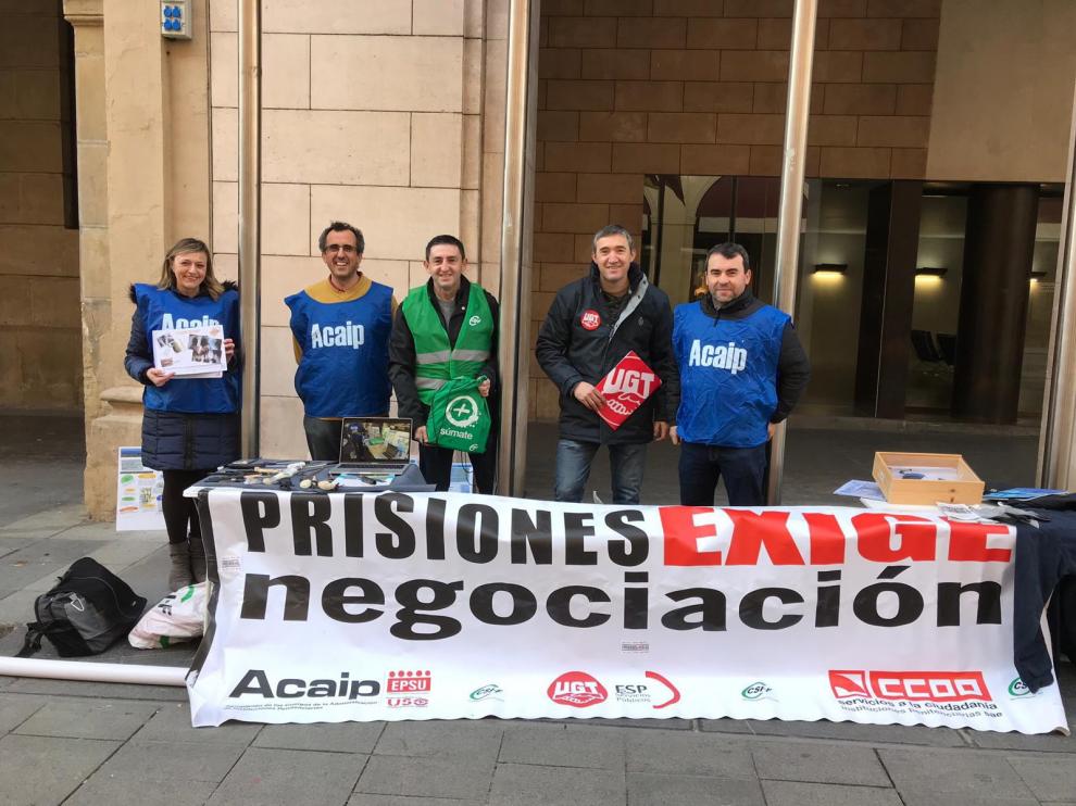 Los trabajadores de prisiones denuncian los recortes e inseguridad