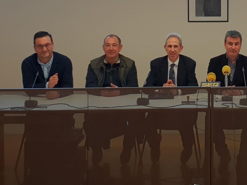 Graus formaliza la cesión de espacios del edificio Sindicatos