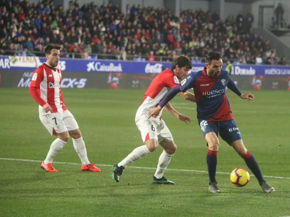 El Huesca cae en la red del Athletic