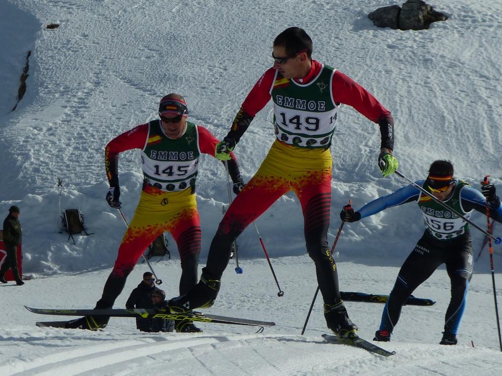 Diego Ruiz y Mónica Saez, campeones en las pruebas nacionales militares en Candanchú