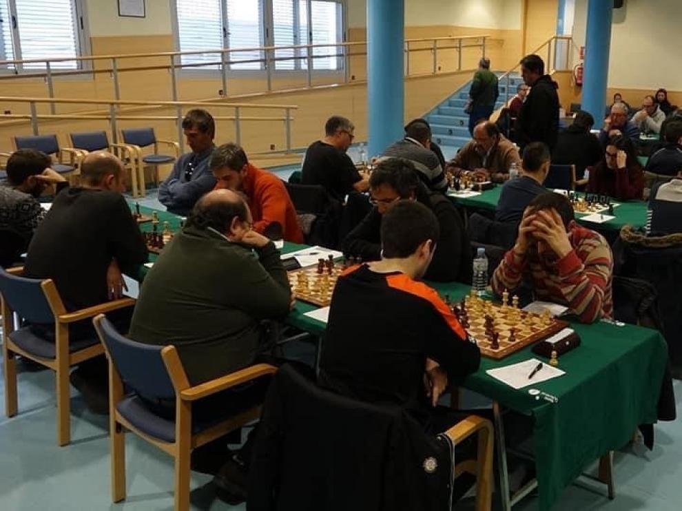 Victoria clara en el derbi provincial y liderato del club de ajedrez Jaime Casas