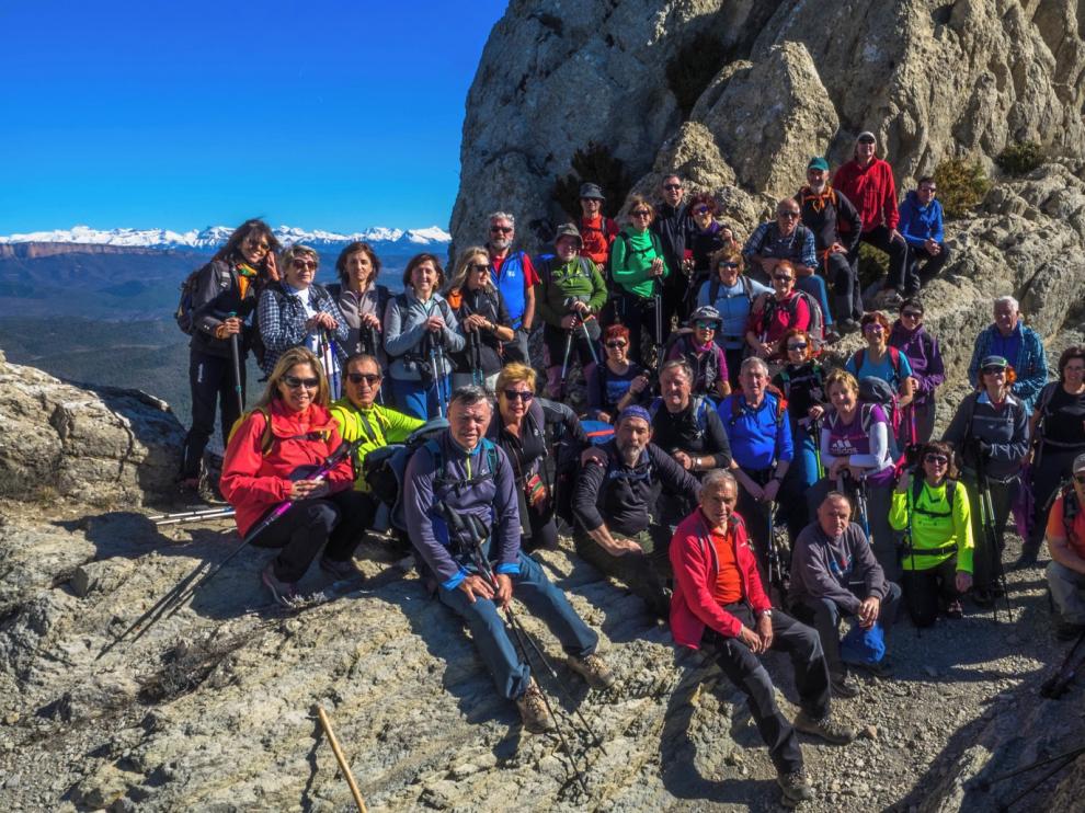 Buena jornada desde Salinas de Jaca de los excursionistas de Peña Guara