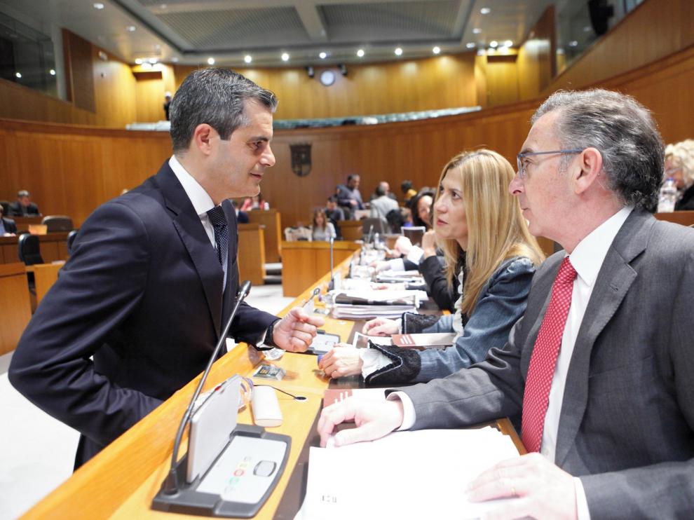 Las Cortes de Aragón acuerdan suprimir el impuesto "de la nieve"