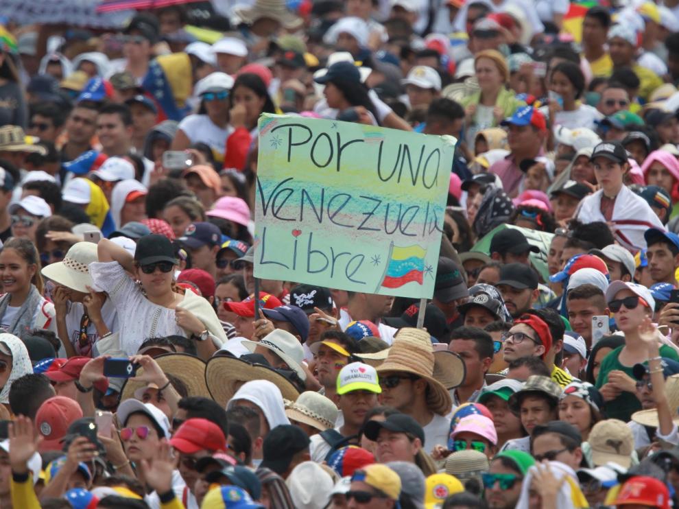 Dos indígenas fallecidos y varios heridos en la frontera con Brasil