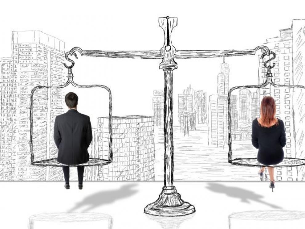 Las mujeres cobran un 12,2 % menos que los hombres pero la brecha salarial se reduce un 30 % en 12 años