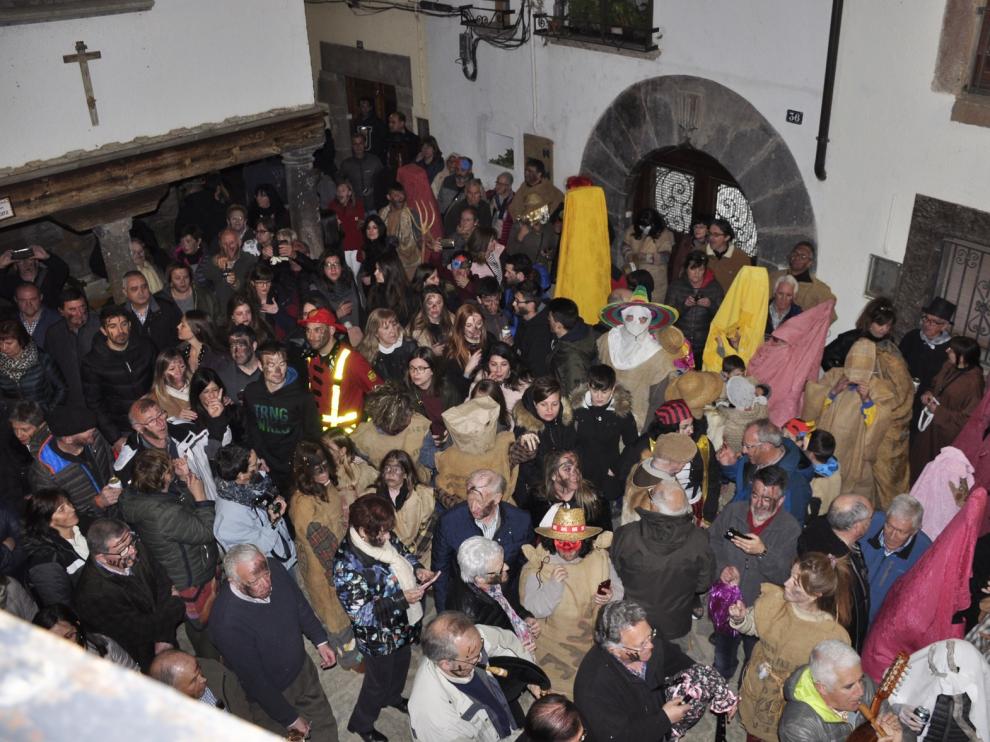 El Carnaval de los Zarrapatrosos renace en Berdún por todo lo alto