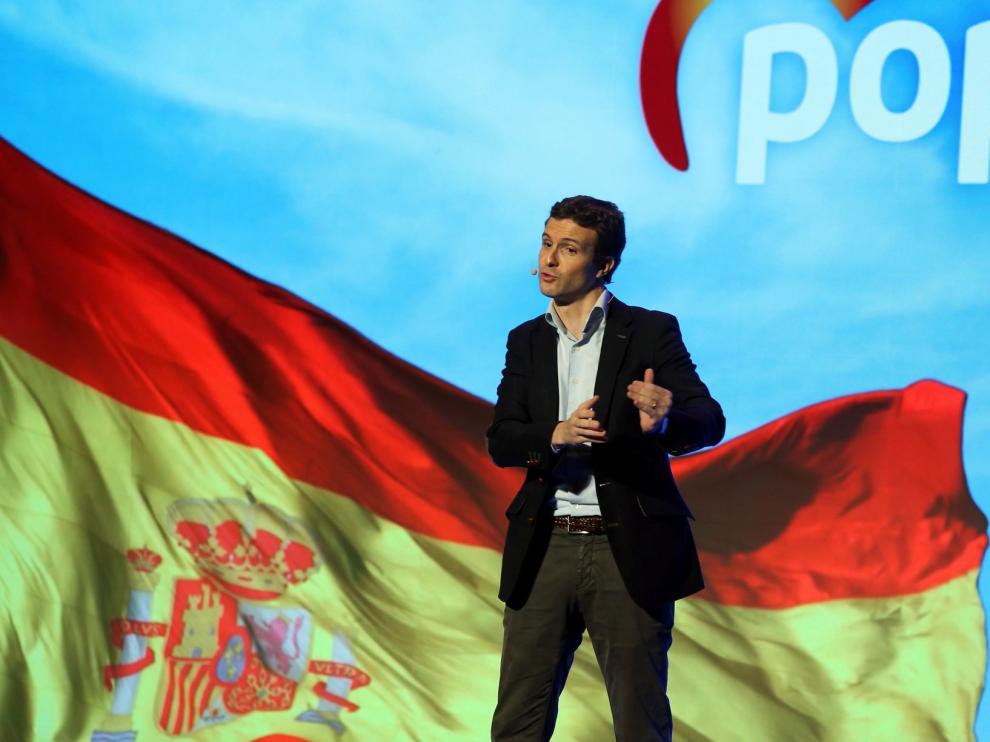 Pablo Casado pide a los suyos que no se relajen y no se confundan con otros