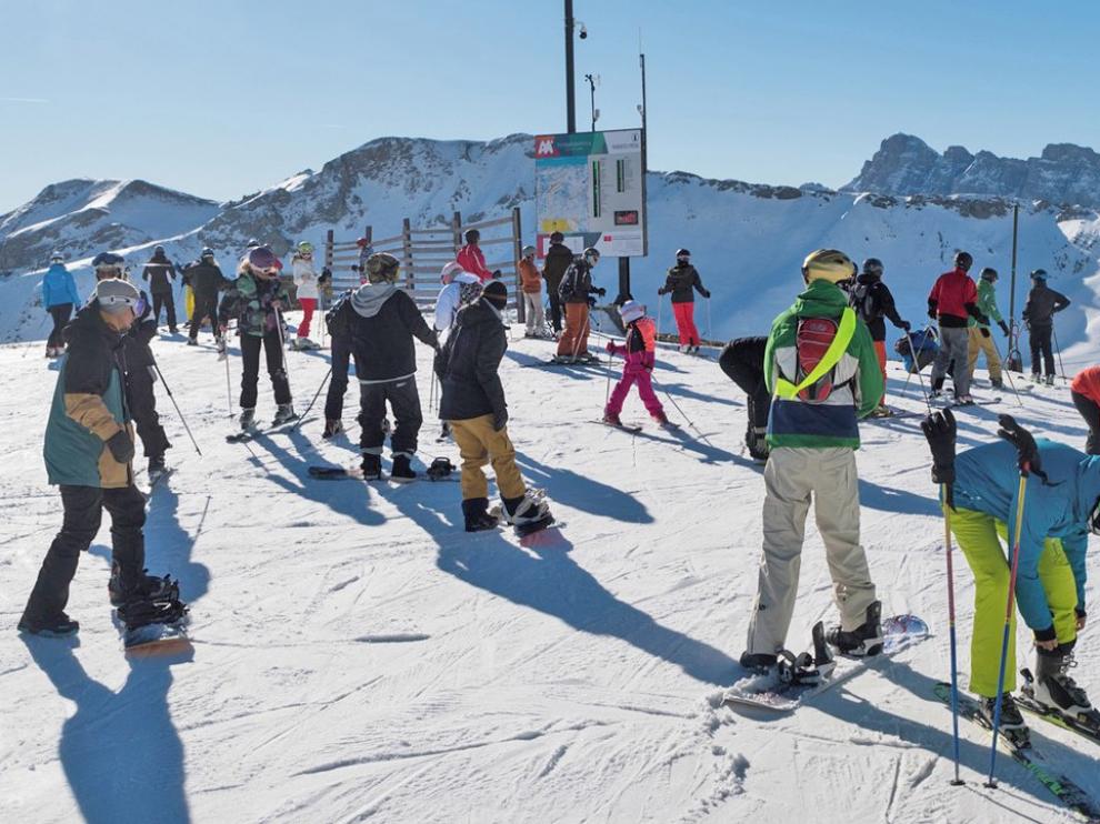 Las estaciones de esquí del Pirineo de Huesca abren 232 kilómetros