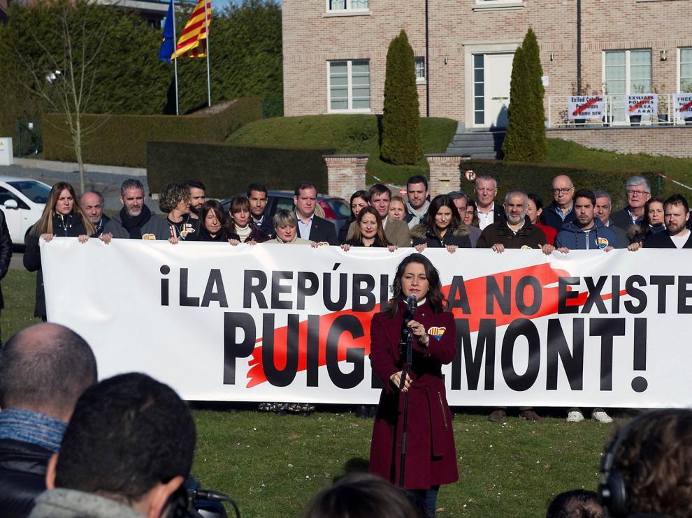 Arrimadas dice en Waterloo que no existe la república