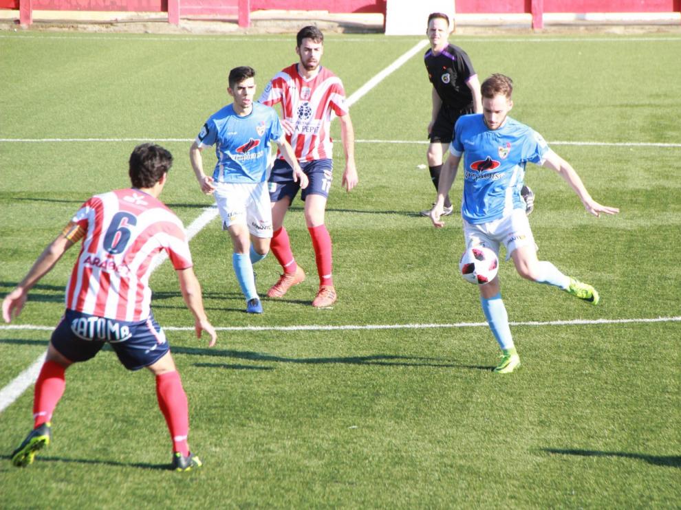 El Binéfar se lleva el duelo provincial
