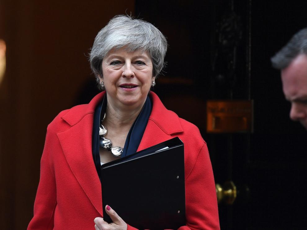 May acepta que el Parlamento vote si se retrasa el "brexit"