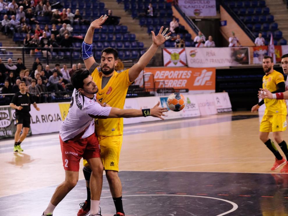 El Logroño se coloca tercero tras un claro triunfo sobre el Bada Huesca (34-24)