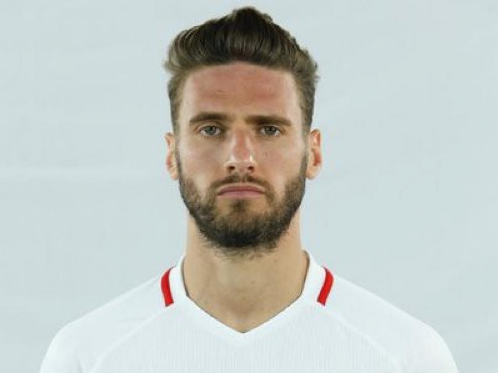 Sergi Gómez, central del Sevilla: "Queremos romper en Huesca la mala racha"