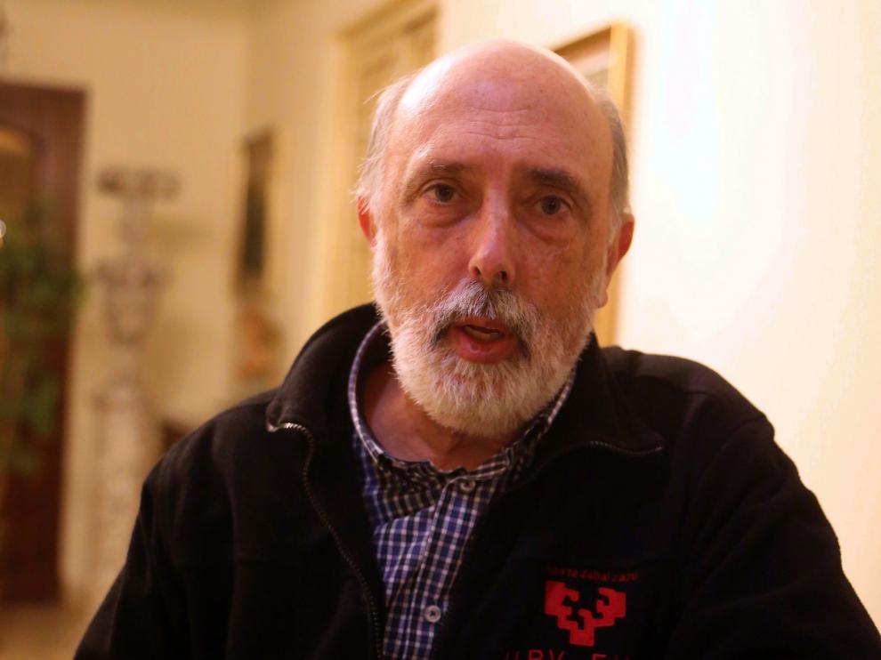 Francisco Etxeberría: "Exhumar restos de fosas comunes no supone abrir viejas heridas"