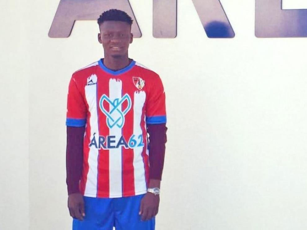 El Barbastro se refuerza con el mediocentro de Costa de Marfil Aboubacar Sylla