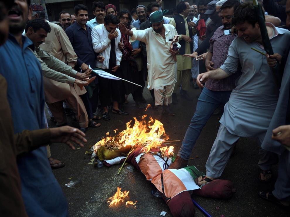 India y Pakistán apartan por el momento la amenaza de guerra