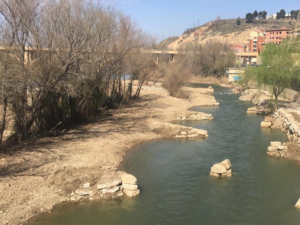 El agua del río Cinca ya discurre por el canal de aguas bravas de Fraga