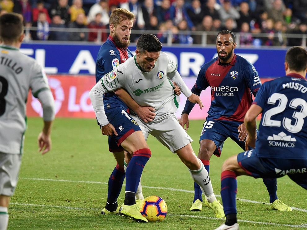 Al Huesca le espera un Getafe que bate récords