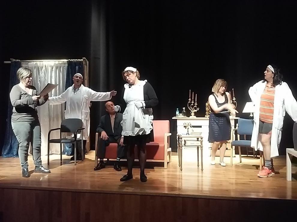 Dorondón Teatro estrena este sábado la obra "Milagro en casa de los López"