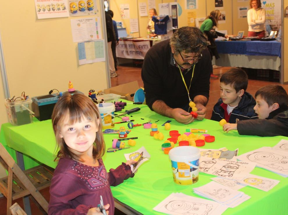 La VI Feria de Asociaciones hermana a 44 expositores