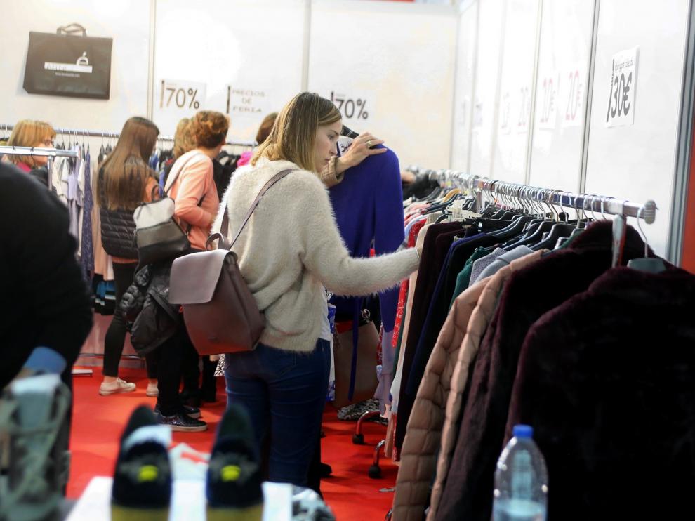 La Feria de Stocks del comercio de Huesca reúne a unas 6.000 personas