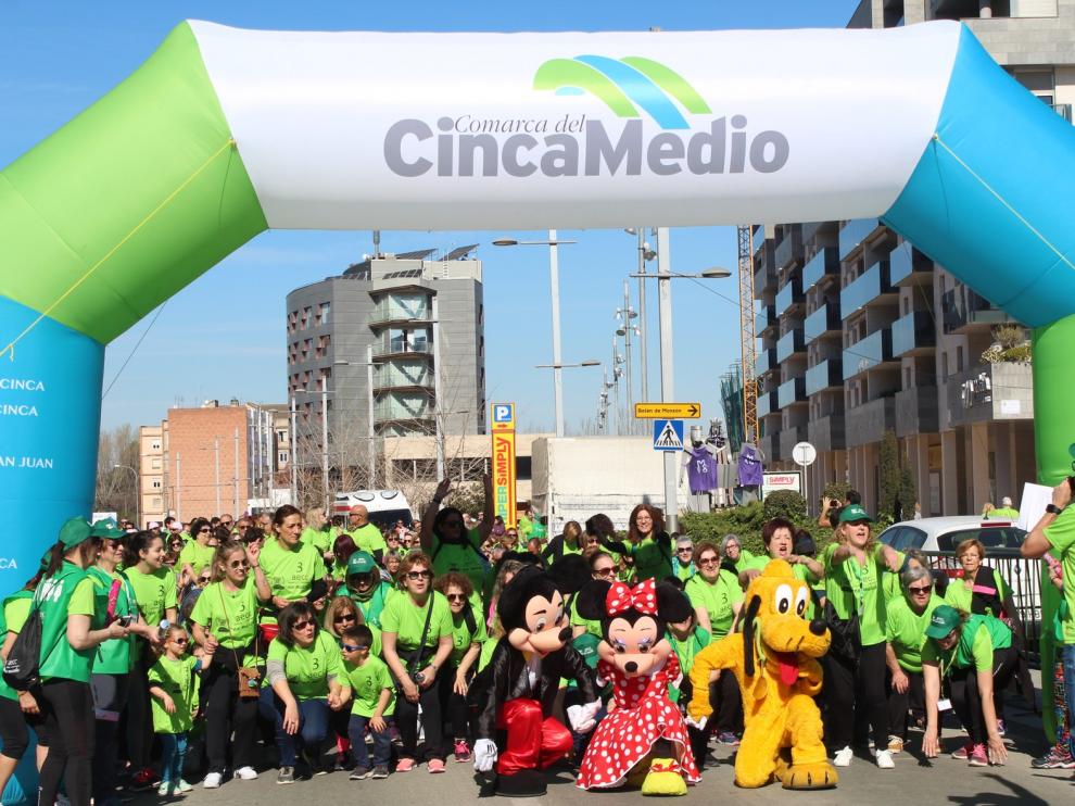 Monzón saca a la calles a 700 persona en la III Andada Aecc en Marcha