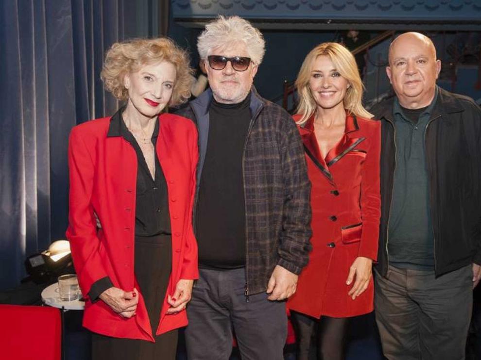 "Versión Española" emite un especial con Almodóvar desde el Cine Doré