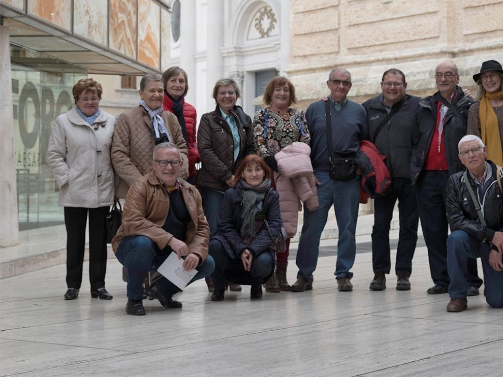 Miembros de Jaca Jacobea realizan una visita cultural a Zaragoza