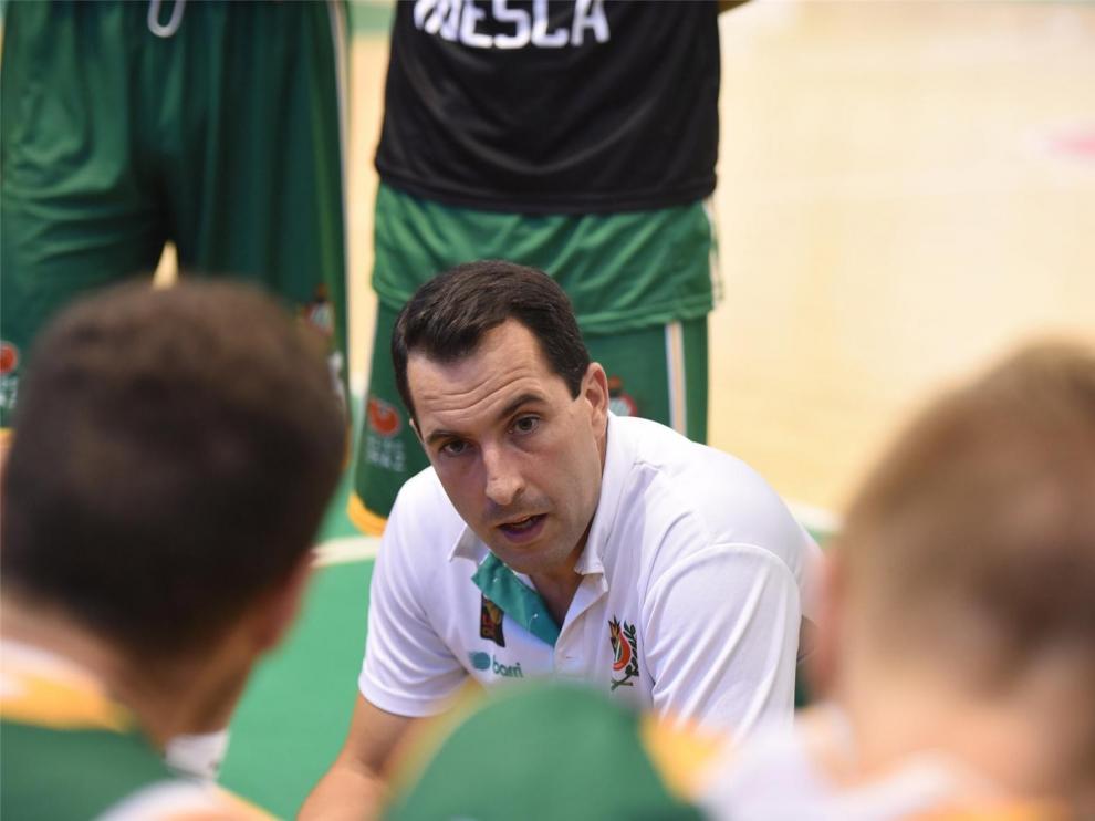 Guillermo Arenas, entrenador del Levitec Huesca: "Vamos a tener opciones hasta el final"