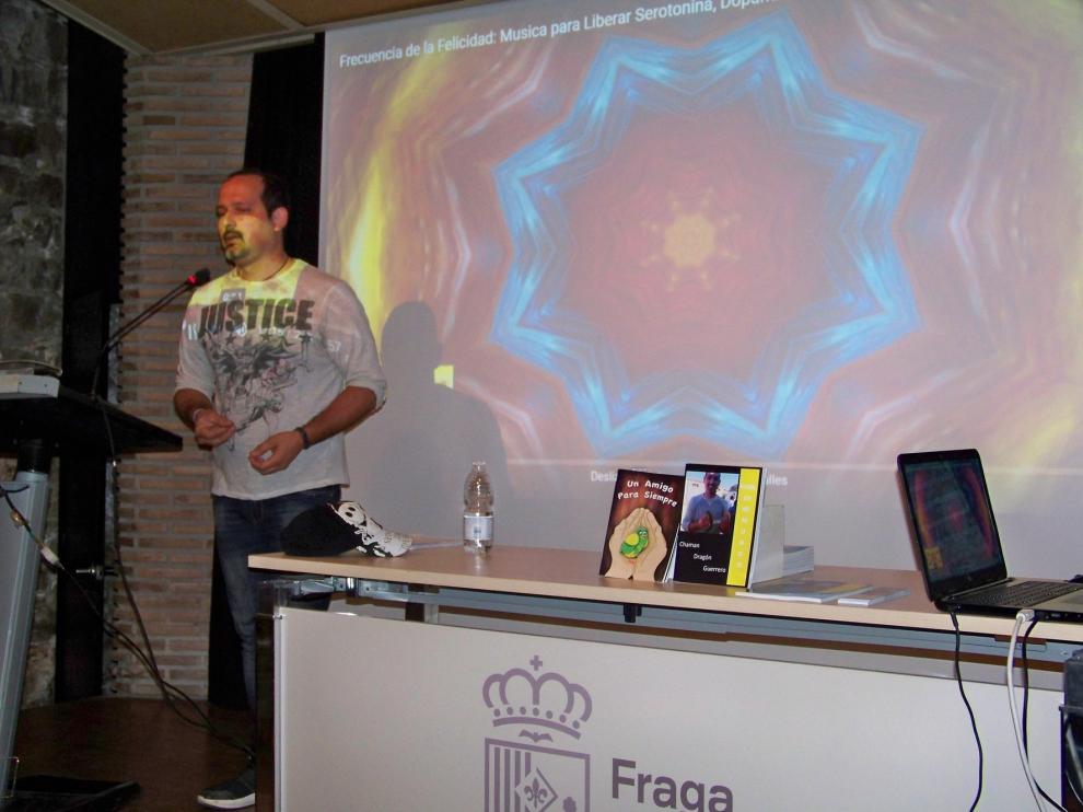 Los versos de Xavi Guimerá fluyen en el Marzo Poético