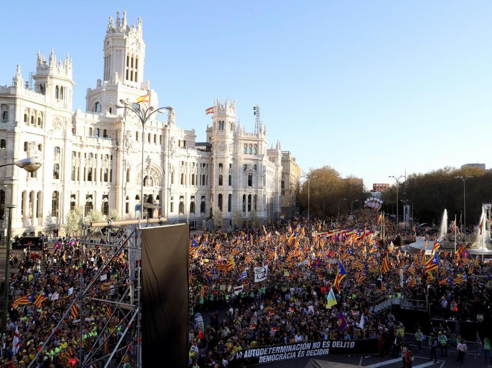 Madrid acoge una marcha crítica contra el juicio del "procés"