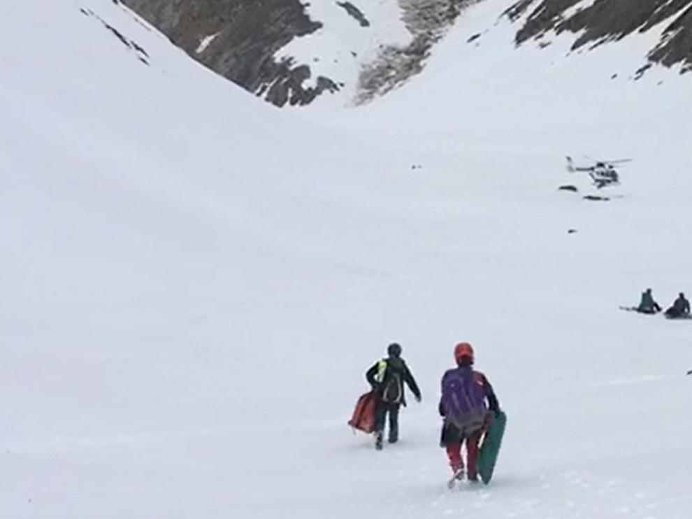 Rescatado un esquiador en el ibón de la Sartén, en Sallent de Gállego