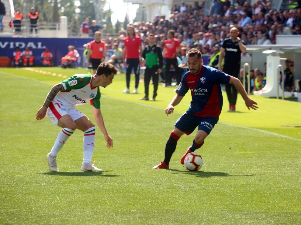 Al Huesca le esperan diez finales para luchar por la permanencia en Primera División