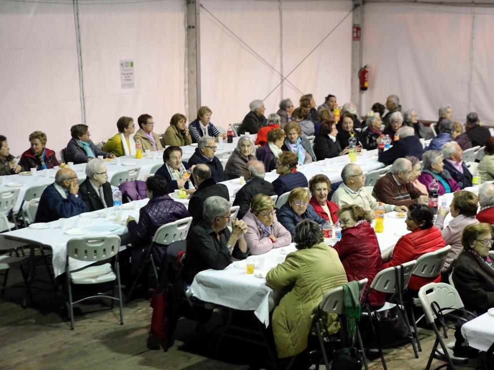 Acto de confraternización y concurso de pintura en las fiestas de San José de Huesca