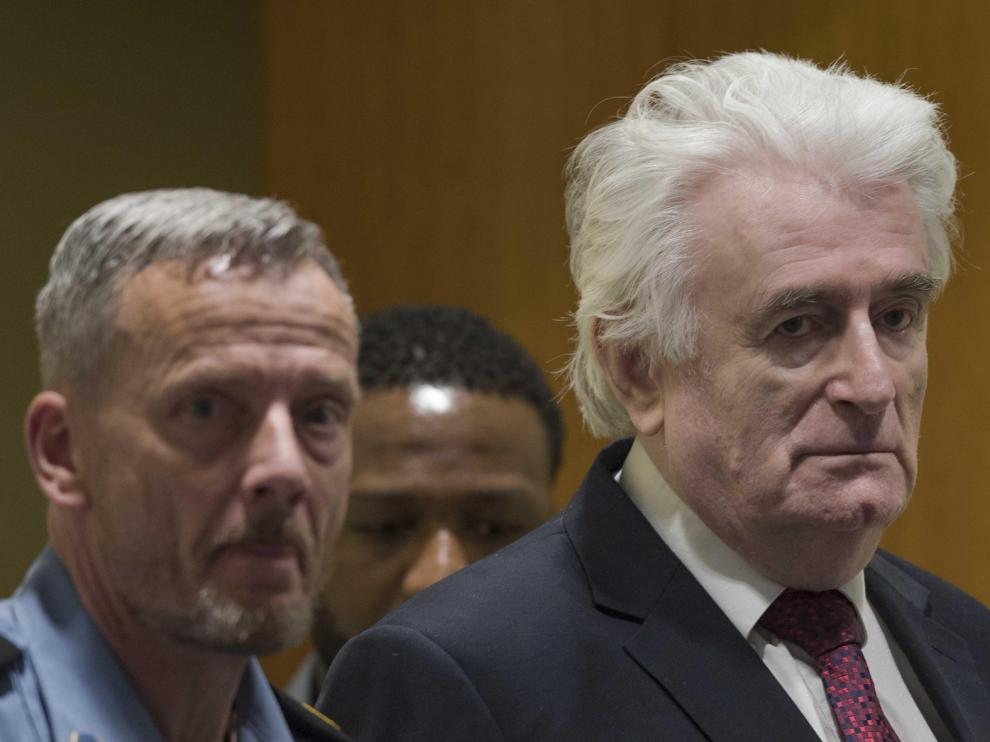 Condenan a Karadzic a cadena perpetua