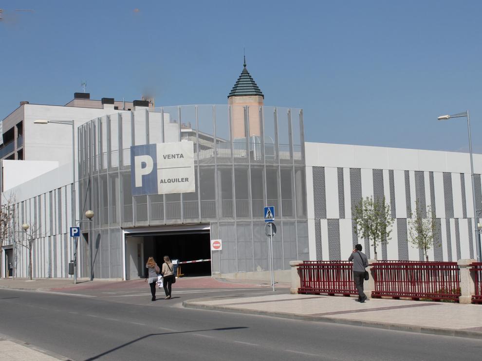 Monzón pone a la venta 100 plazas del parquin de Cortes de Aragón
