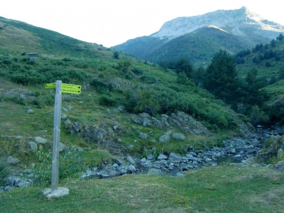 La Guardia Civil auxilia a una mujer tras lesionarse el tobillo en el sendero de Acherito