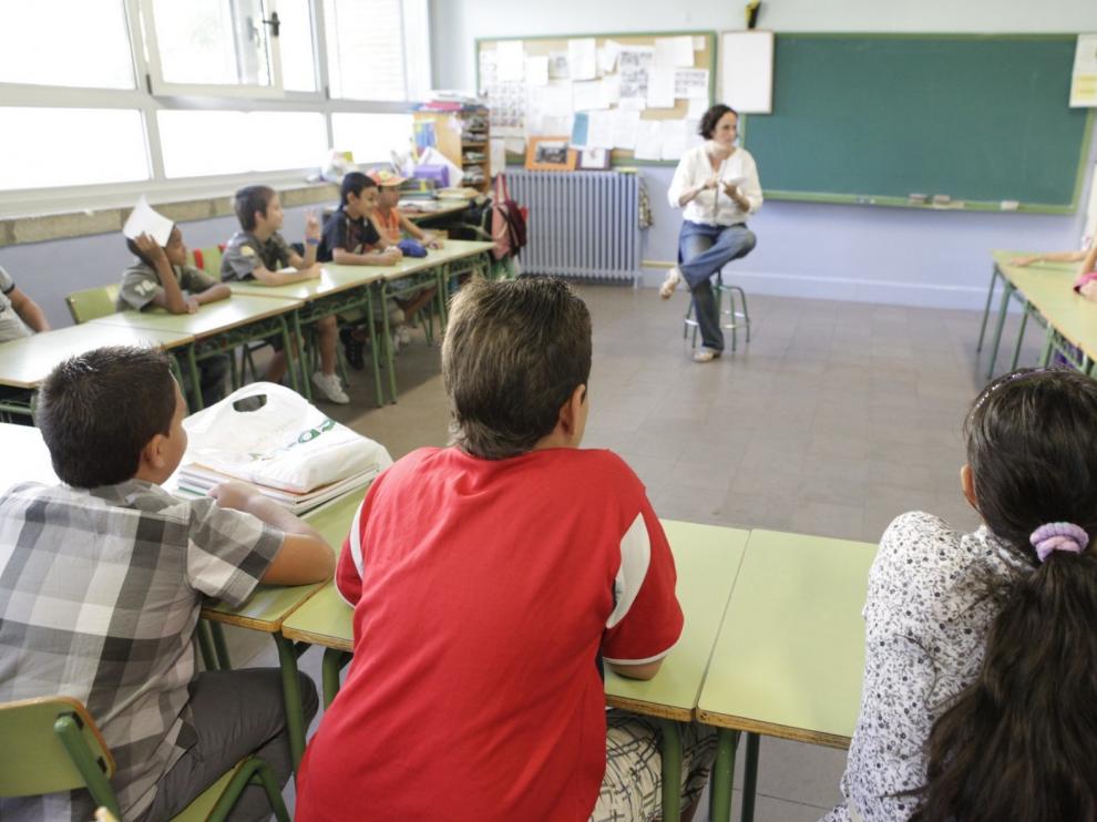 La emigración se desboca un 84 % desde 2009 y son ya 9.257 altoaragoneses los que viven en otro país