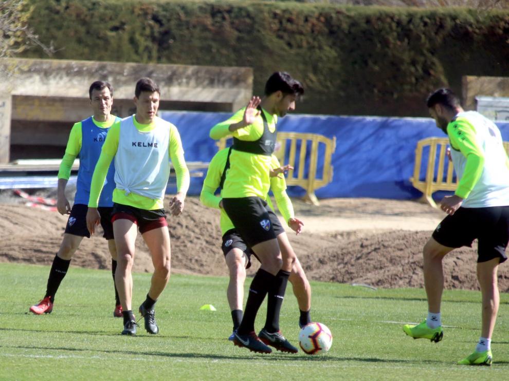 El Huesca inicia una larga semana con seis sesiones de entrenamiento