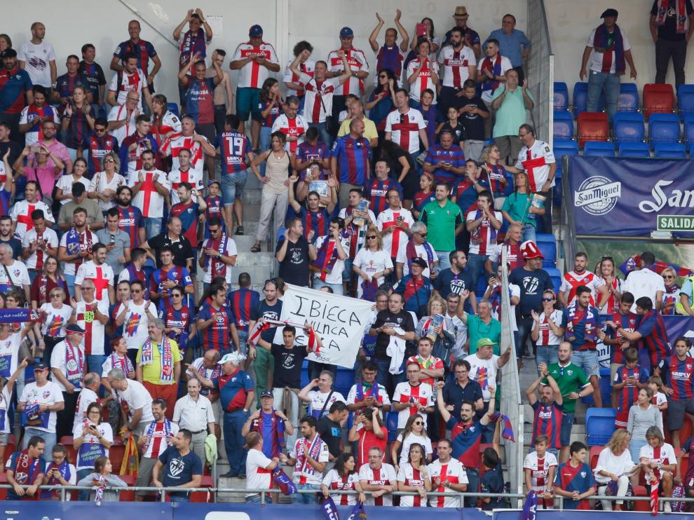 El Bernabéu recibirá el mayor número de seguidores del Huesca en la historia azulgrana