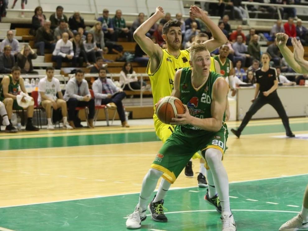 Levitec vence en un final ajustado a Oviedo (68-66)