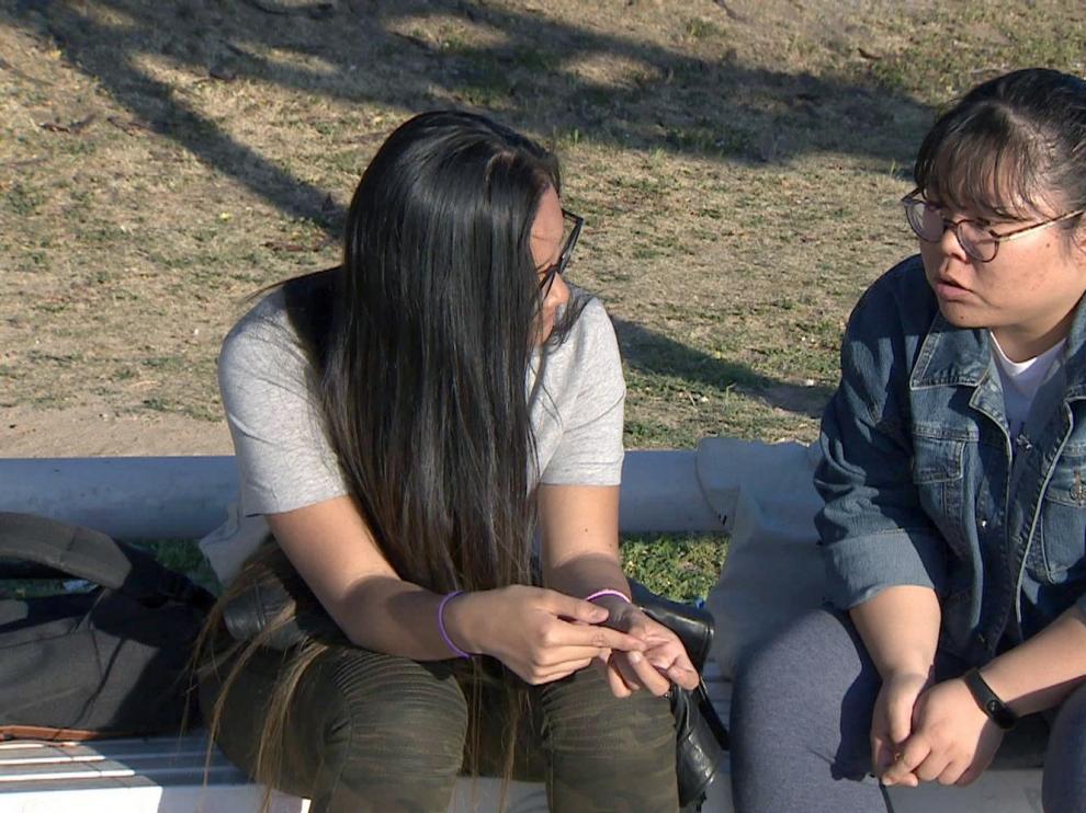 Dos amigas de orfanato se reencuentran tras 20 años y 50.000 "retuits"