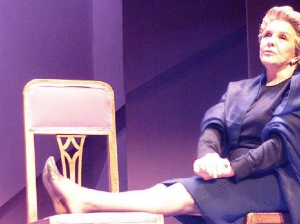 Lola Herrera se recupera tras desmayarse actuando en el Auditorio de León