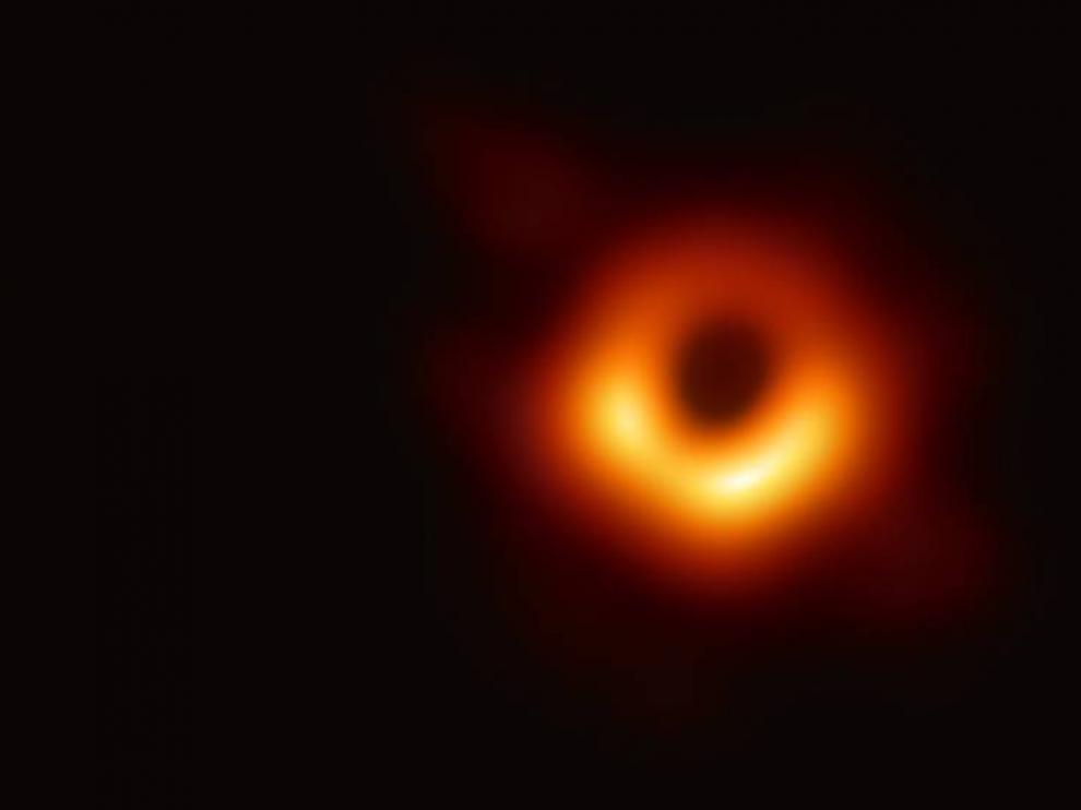 Ocho españoles han participado en la primera foto de un agujero negro: "Es el primer fotograma de una gran película"