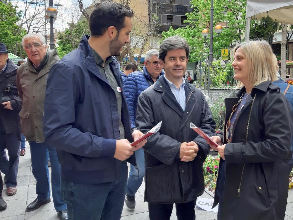 Luis Felipe y Nasarre, Medalla al Mérito Militar por su apoyo al cuartel
