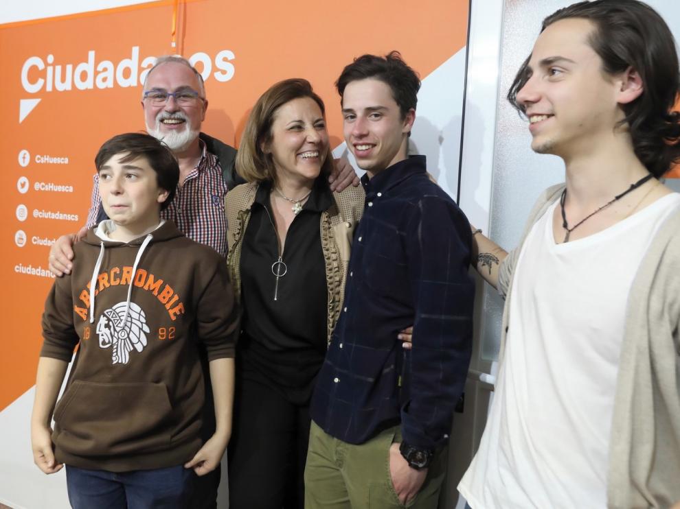 Lourdes Guillén se compromete a ser "la voz de Huesca"