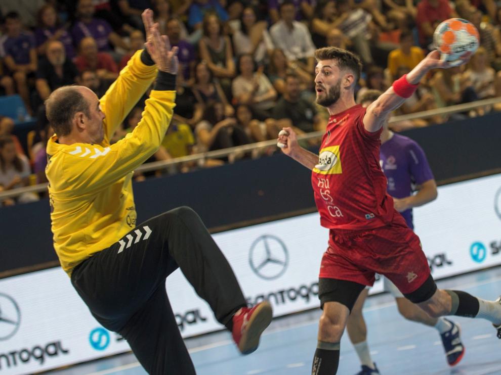 Bada, el mejor de su liga, flojea ante los gallitos de la tabla